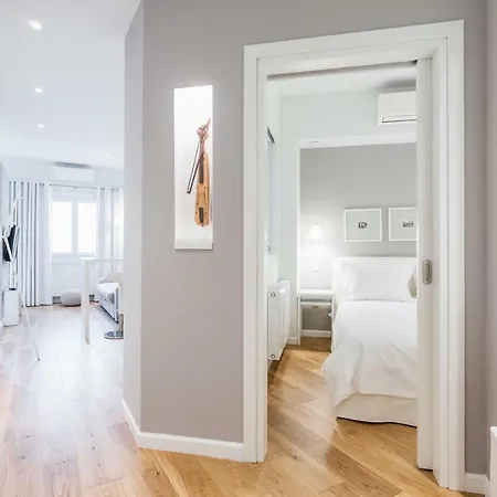 Apartment Lori Margariti Sea View Flat